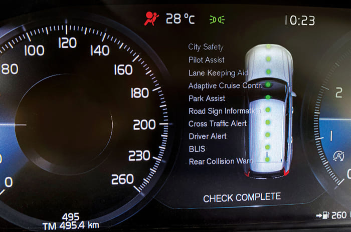 2022 Volvo XC90 B6 review, test drive 